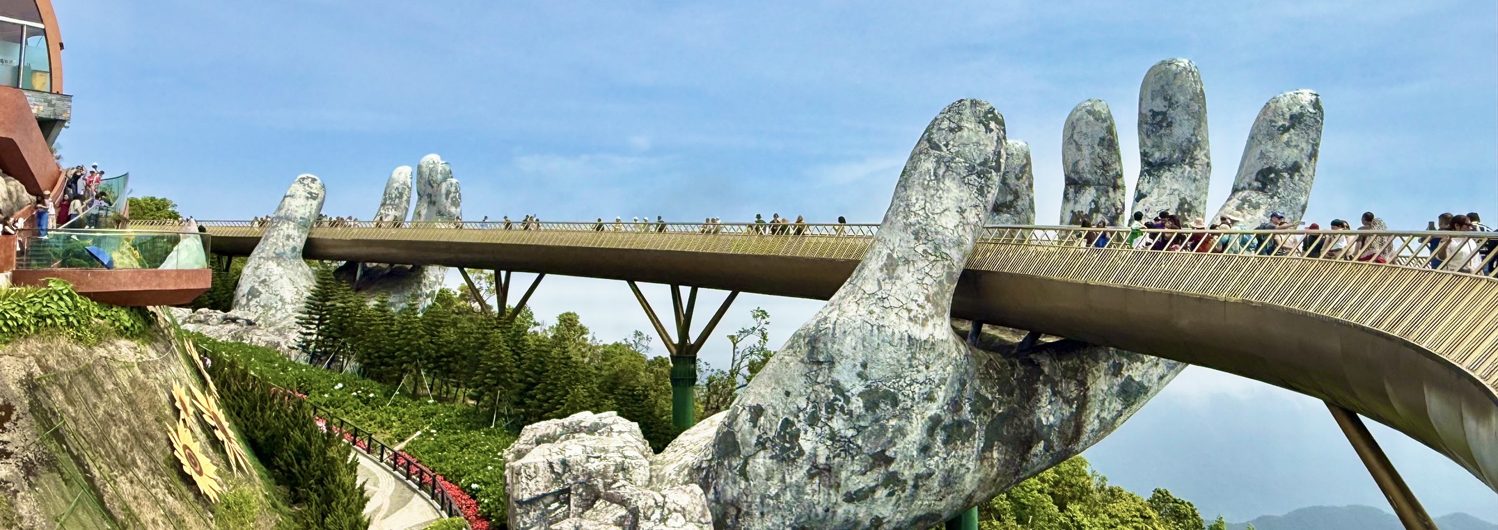 【越南峴港】黃金佛手巴拿山、會安古鎮、燈籠DIY、碗公船、粉紅教堂